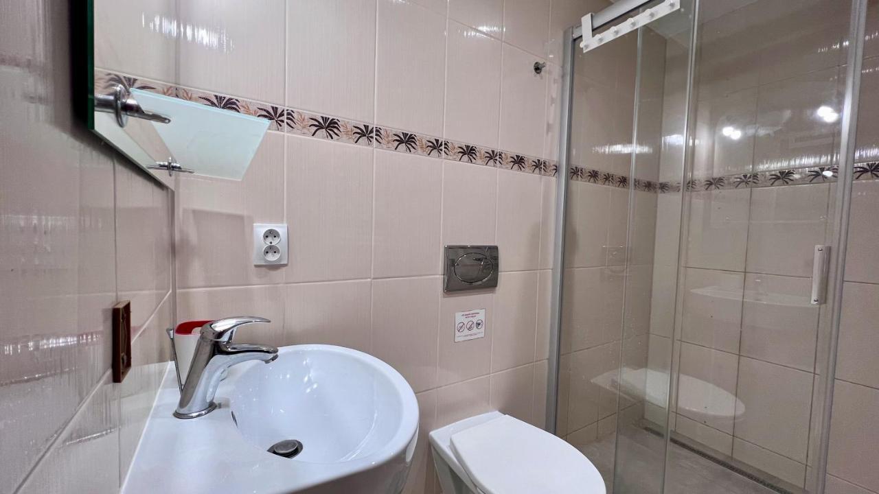 Ground Floor Apartment Prag Eksteriør billede